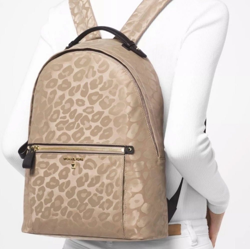 Michael Kors Kelsey Large Backpack  Nylon Truffle